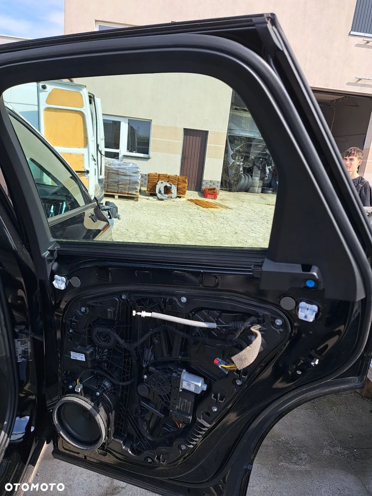 VOLVO XC60 II KLAPA BAGAŻNIKA KOD LAKIERU 019 - 9