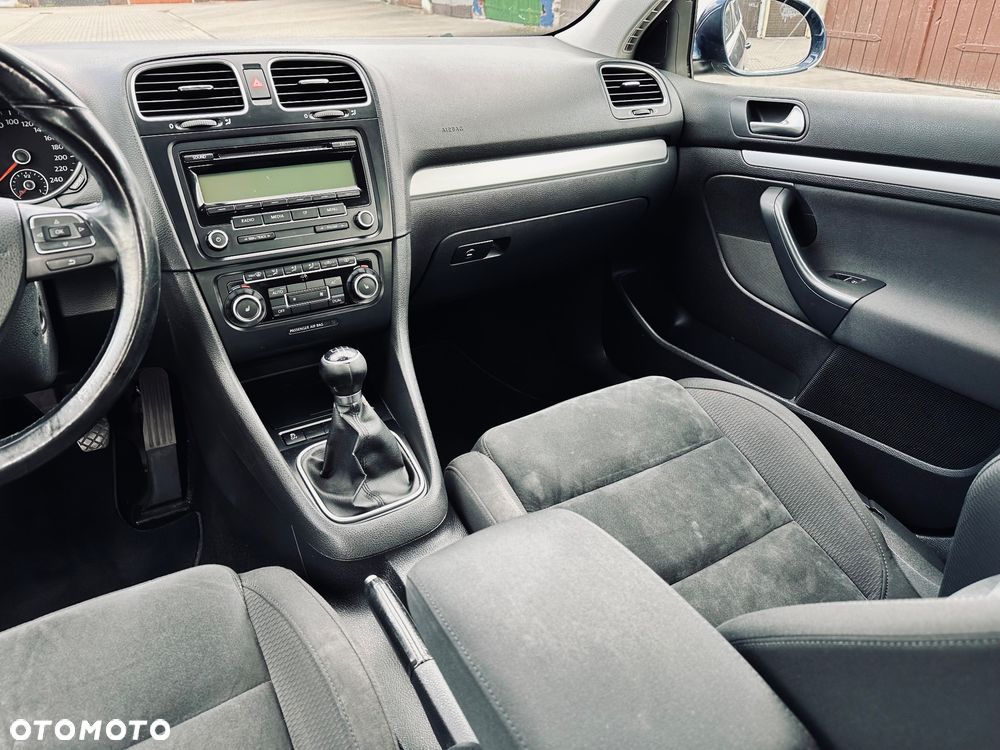Volkswagen Golf 1.6 TDI DPF Highline - 19