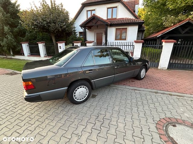 Mercedes-Benz W124 (1984-1993) - 2