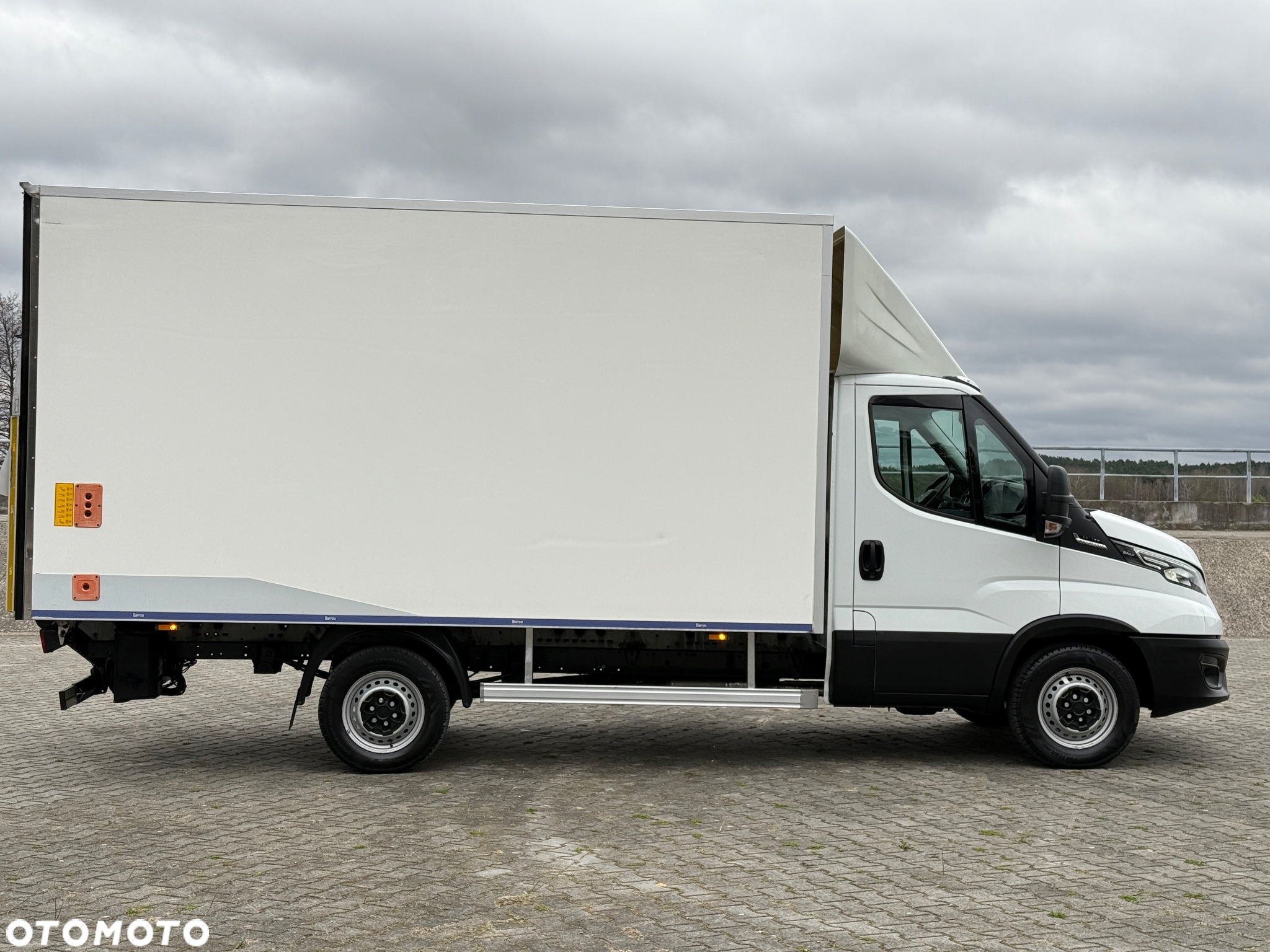 Iveco DAILY 35-160 160KM Hi Matic *Resor+Poduszka* Full LED Kontener * Izoterma +Winda 750KG SUPER STAN!!! - 7