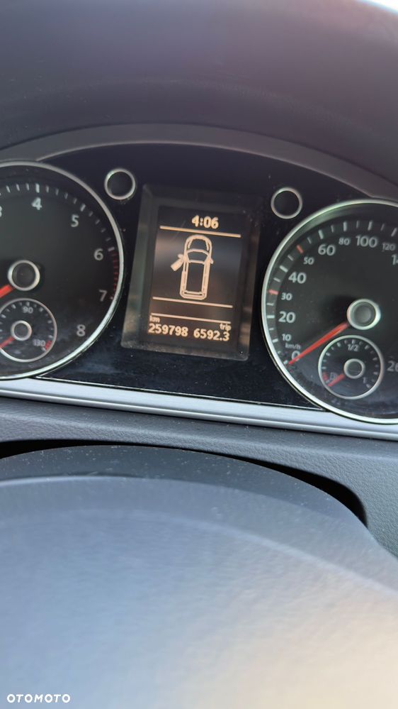 Volkswagen Passat - 11