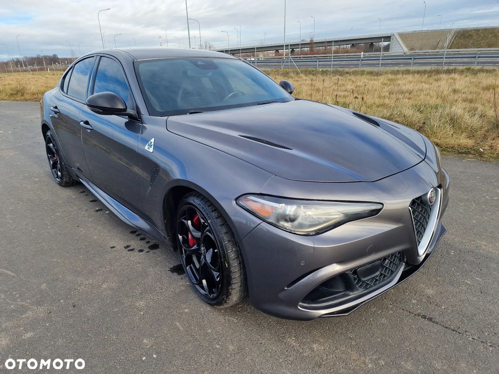 Alfa Romeo Giulia 2.9 V6 Bi-Turbo AT8 Quadrifoglio - 9