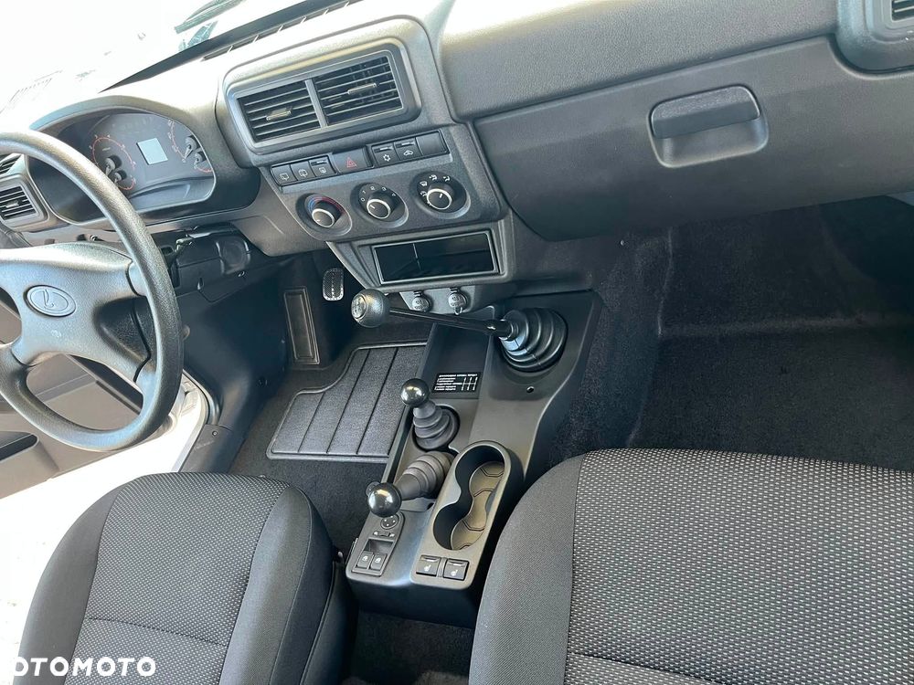 Lada Niva - 8