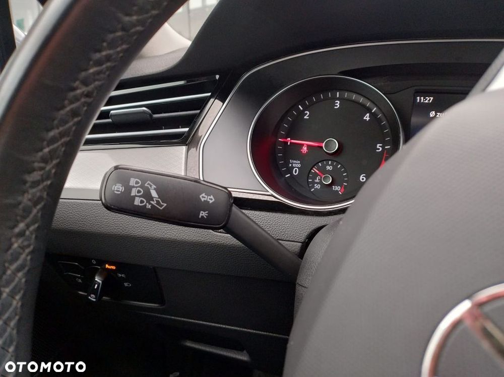 Volkswagen Passat Variant 2.0 TDI EVO Business - 19