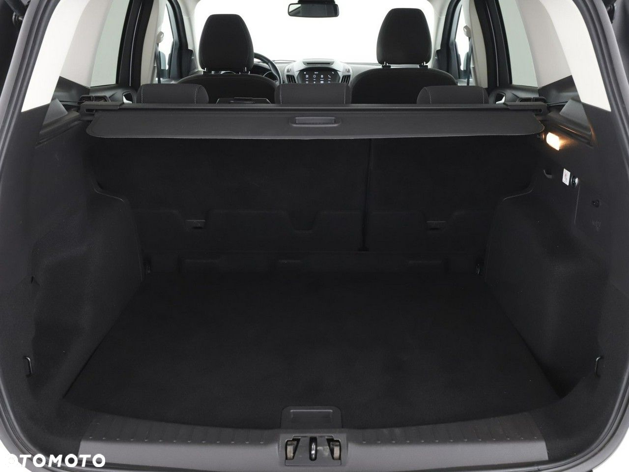 Ford Kuga 1.5 EcoBoost 2x4 Cool & Connect - 16
