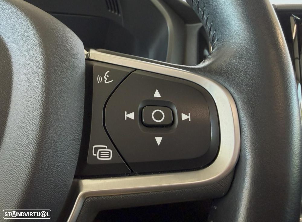 Volvo XC 60 2.0 T6 PHEV R-Design AWD - 36