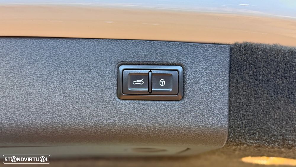 Bentley Bentayga V6 Hybrid - 45