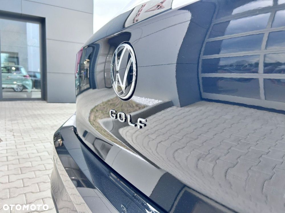 Volkswagen Golf - 6