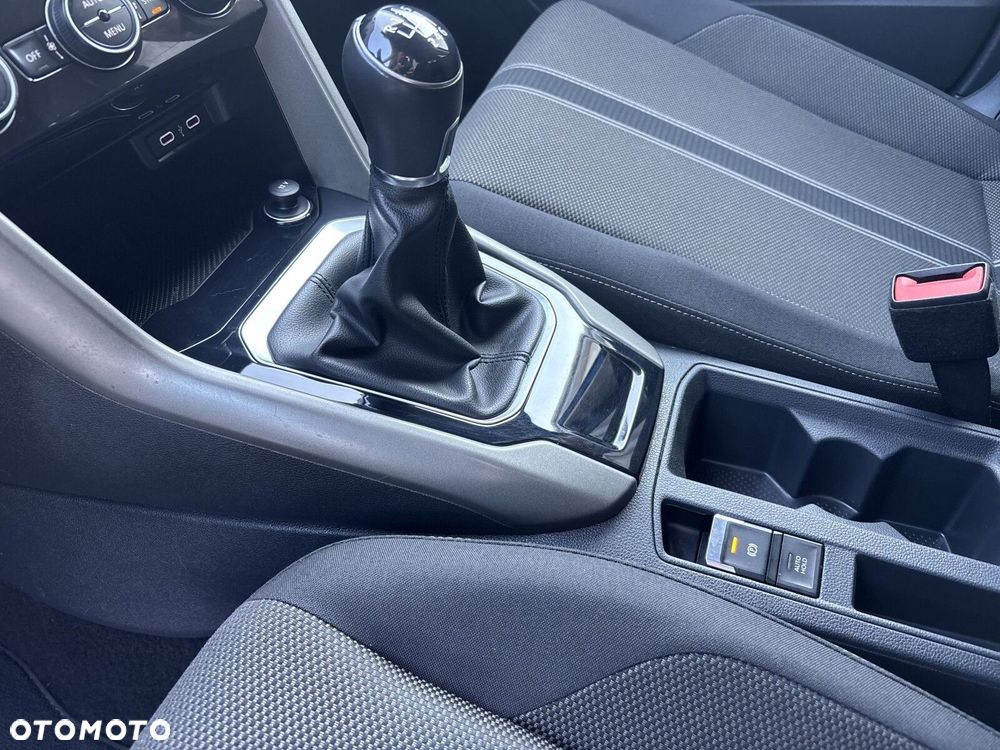Volkswagen T-Roc - 18