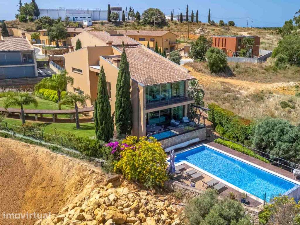 Moradia T4 com Piscina para Venda em Algoz - Algarve - Grande imagem: 3/58