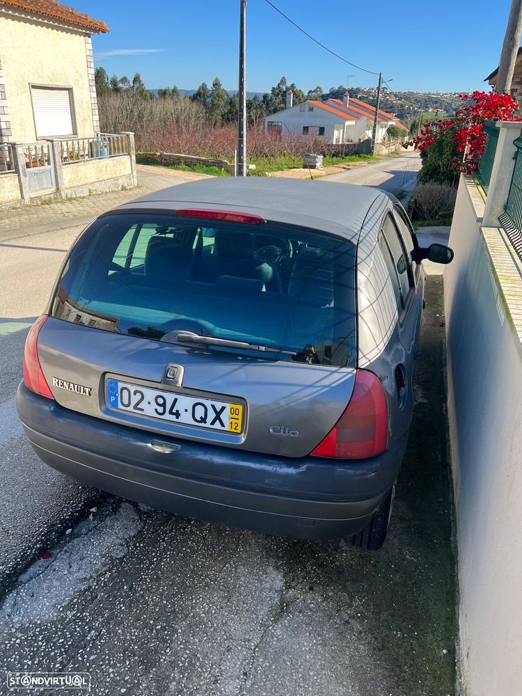 Renault Clio - 1
