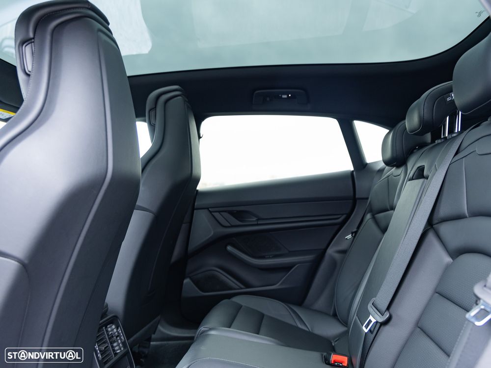 Porsche Taycan Cross Turismo Sport bateria Performance Plus - 15