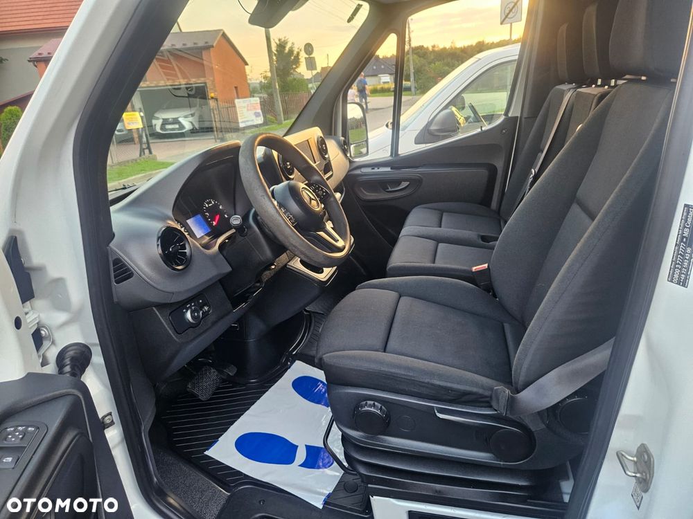 Mercedes-Benz Sprinter - 15