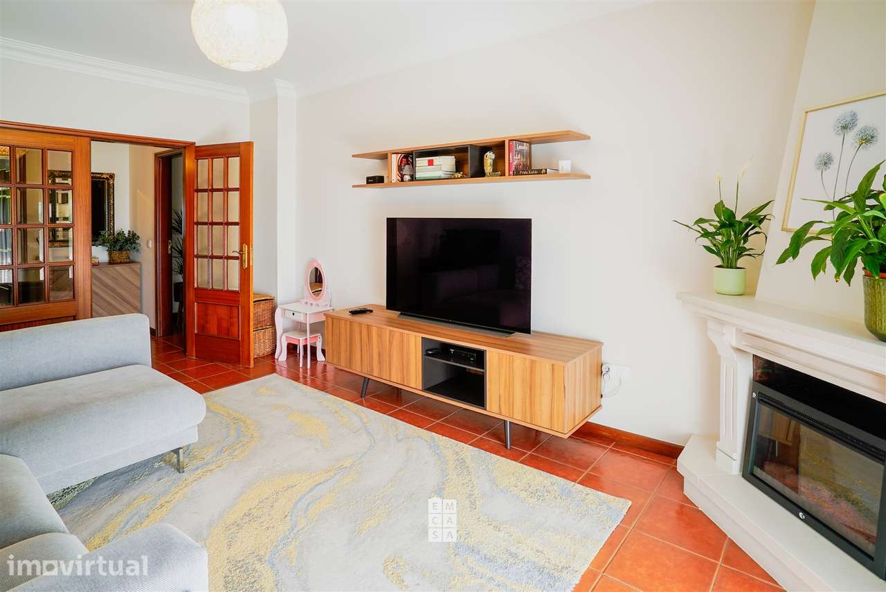 Apartamento T2 em S. Miguel de Souto - Grande imagem: 2/33