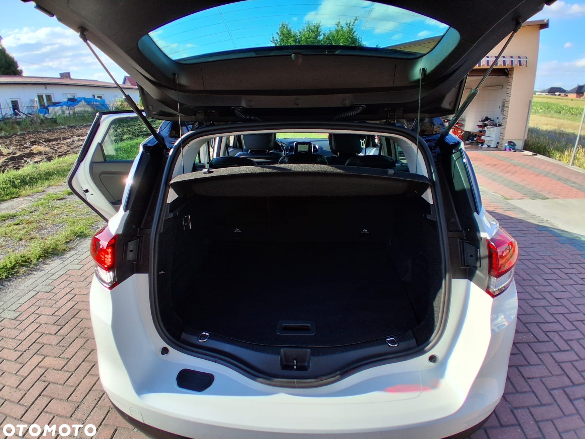 Renault Scenic 1.2 TCe Energy Bose - 28
