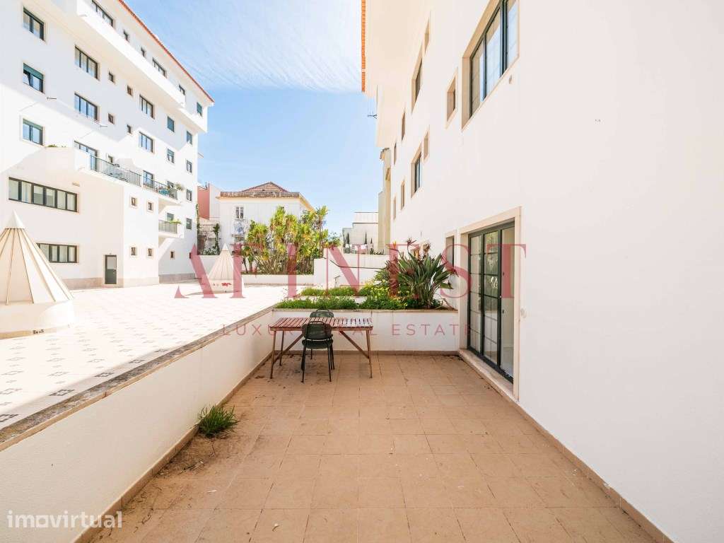 APARTAMENTO T1 REMODELADO NO ESTORIL - Grande imagem: 2/37