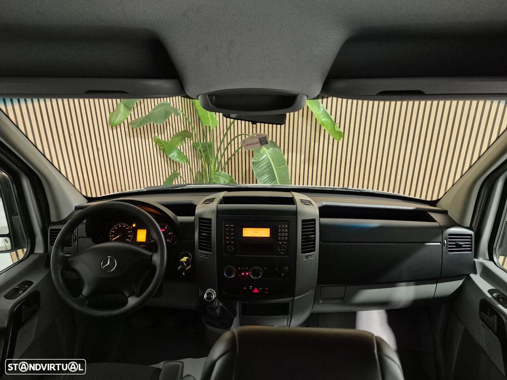 Mercedes-Benz Sprinter 313 CDI/43 TA Luxo - 10