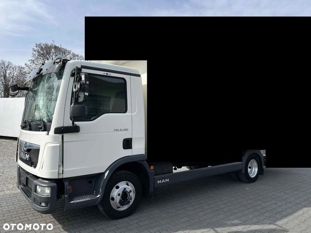 MAN TGL 8.190 PODWOZIE DO ZABUDOWY 103007 KM. USZKODZONY