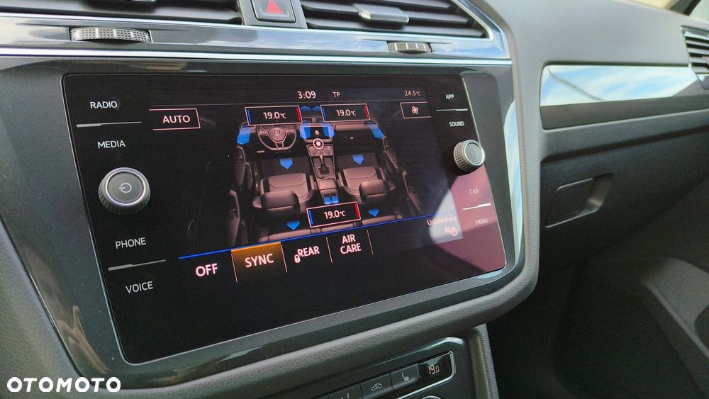 Volkswagen Tiguan - 23