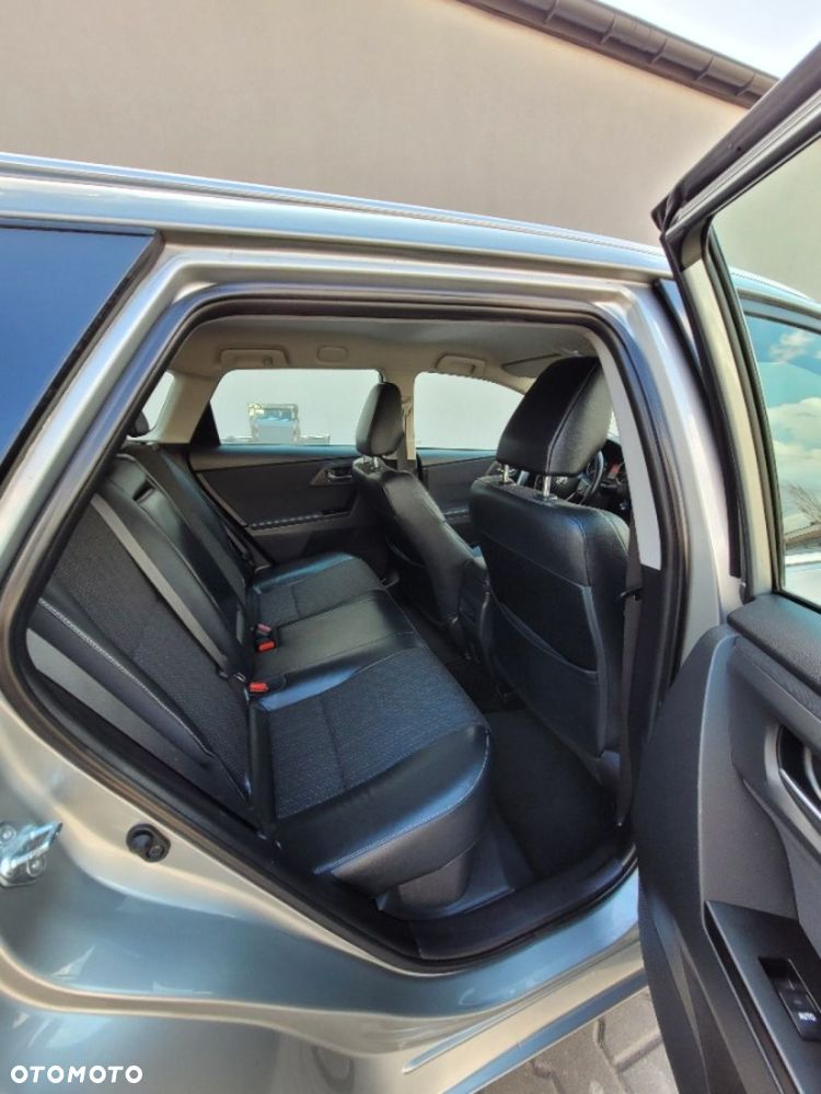 Toyota Auris - 16