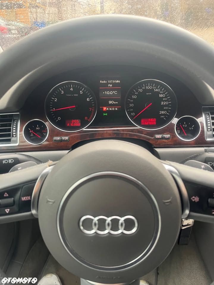 Audi A8 4.2 Quattro - 5