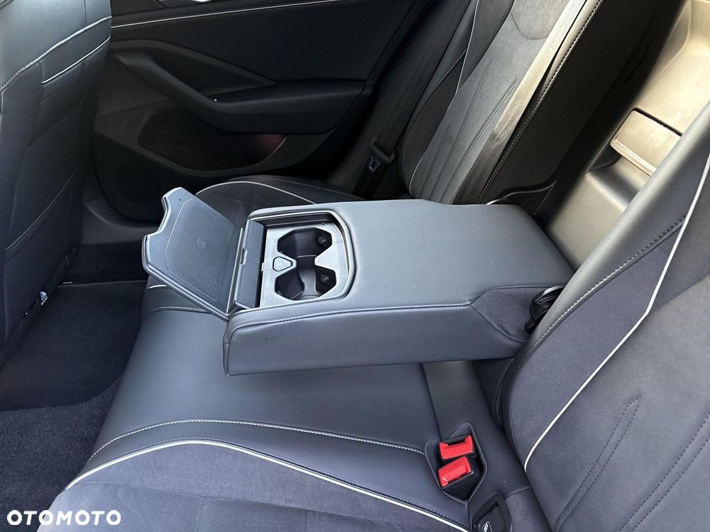 Volkswagen Passat - 14