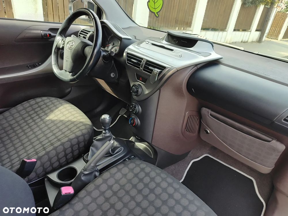 Toyota iQ 1.0 Luna - 17