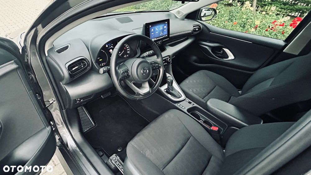 Mazda 2 Hybrid - 11