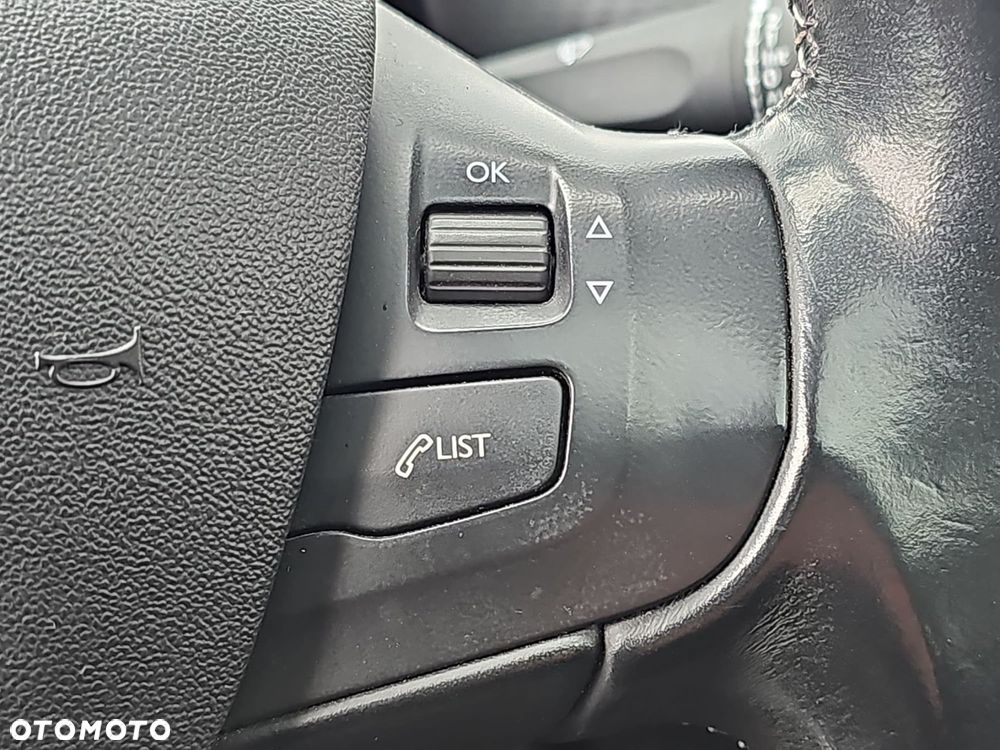 Peugeot 2008 1.2 Pure Tech GPF Allure S&S EAT6 - 21