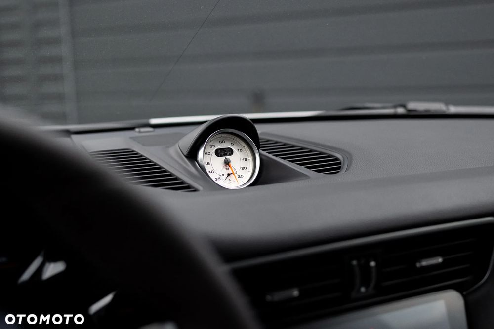 Porsche 911 Carrera GTS PDK - 11