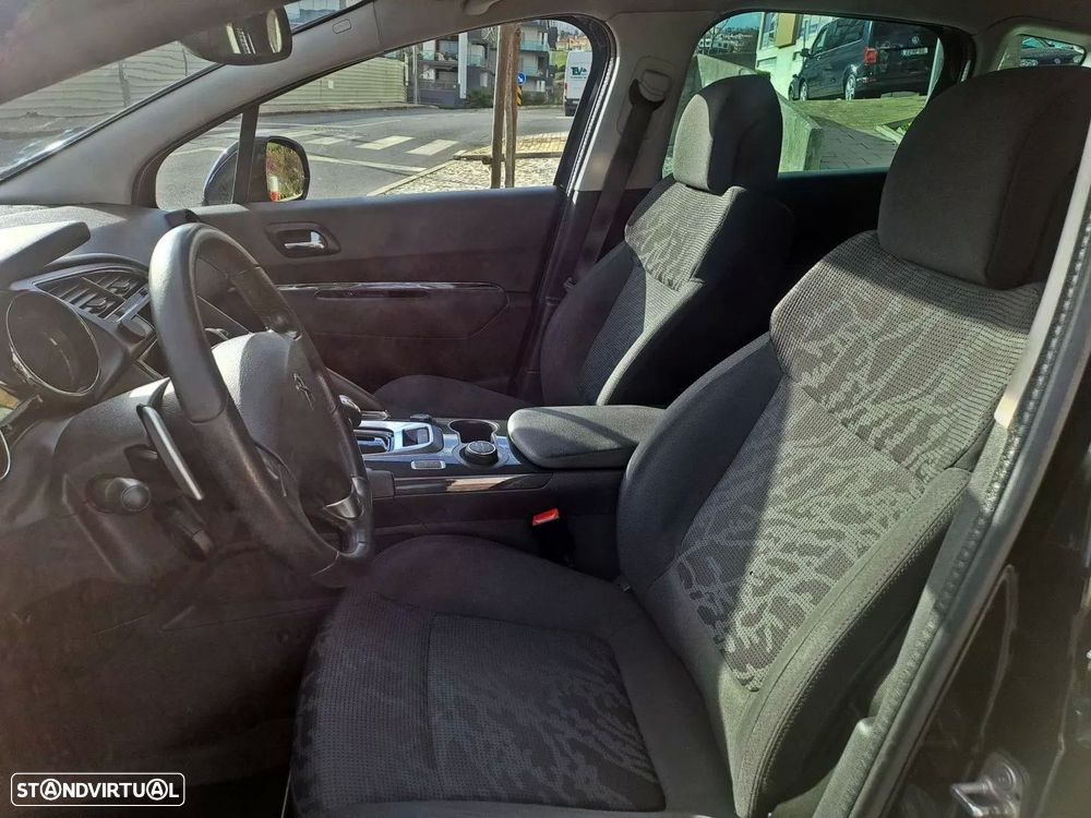 Peugeot 3008 2.0 HDi Hybrid4 - 11