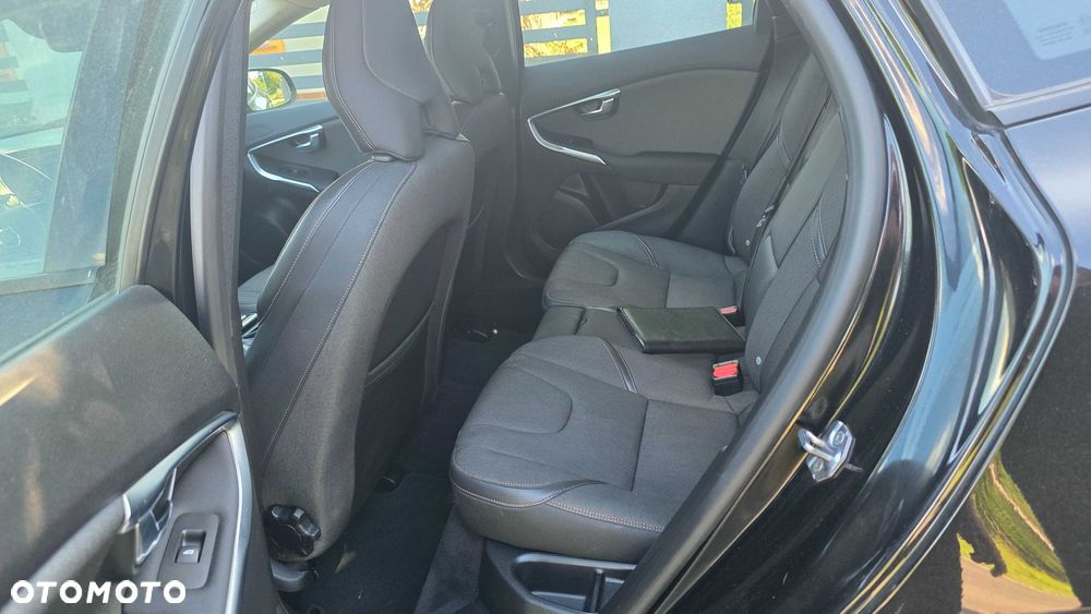 Volvo V40 Cross Country - 8