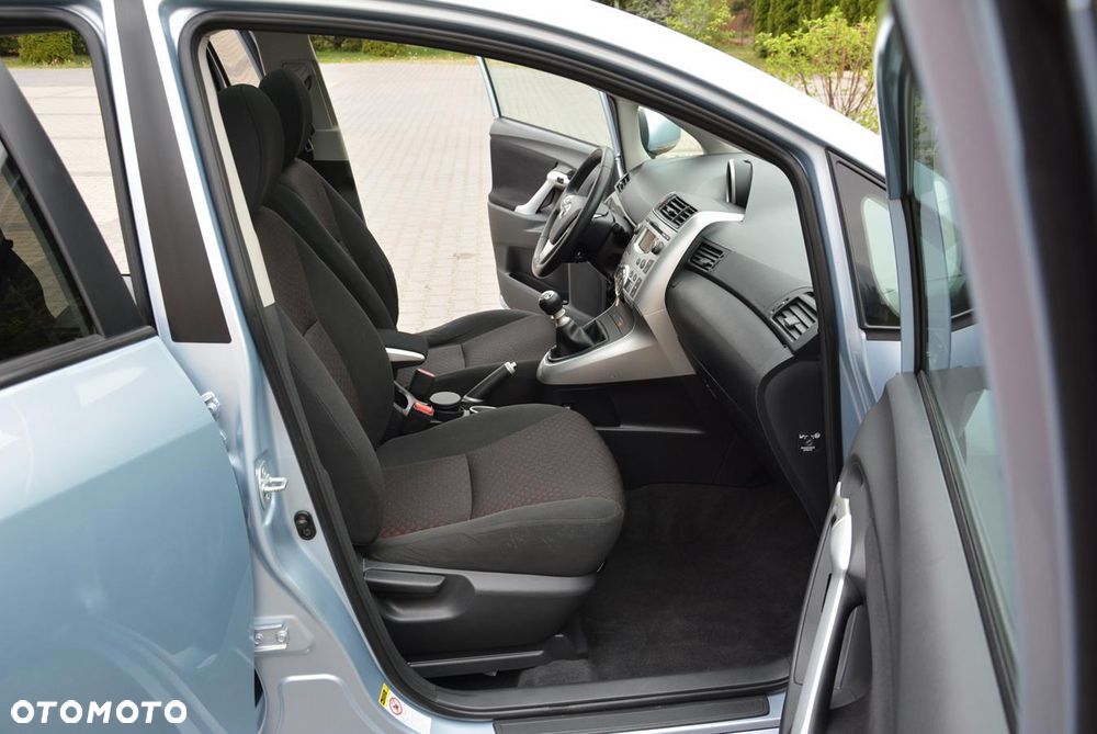 Toyota Verso 2.0 D-4D Premium - 37