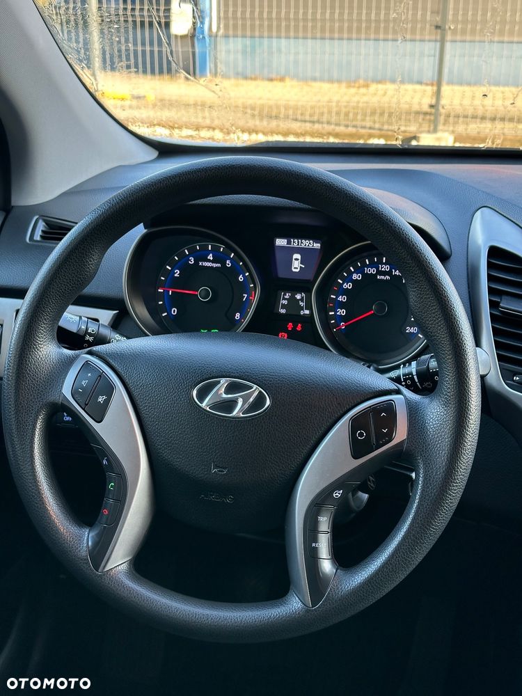Hyundai i30 1.6 GDI Classic + - 14