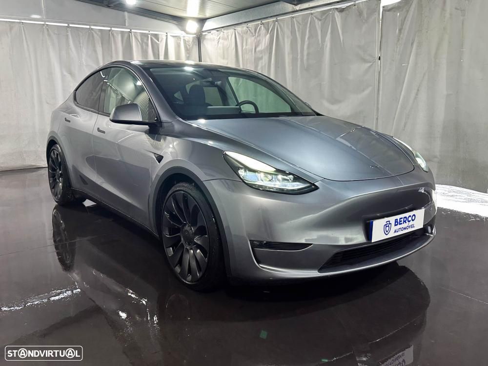 Tesla Model Y Performance Dual Motor AWD - 3