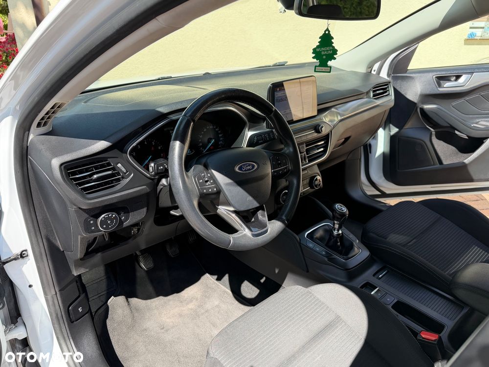 Ford Focus 1.0 EcoBoost Titanium Business - 11