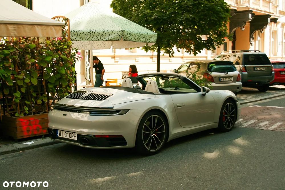 Porsche 911 Carrera 4S - 5