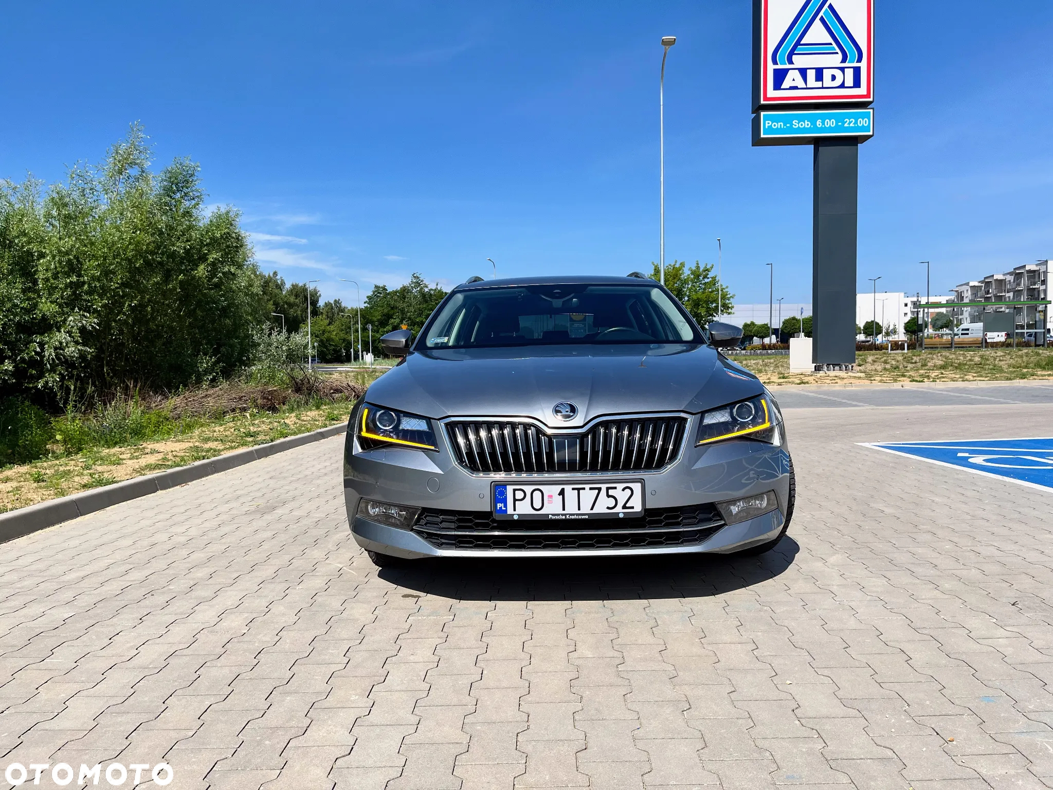 Skoda Superb 1.6 TDI Ambition DSG - 2