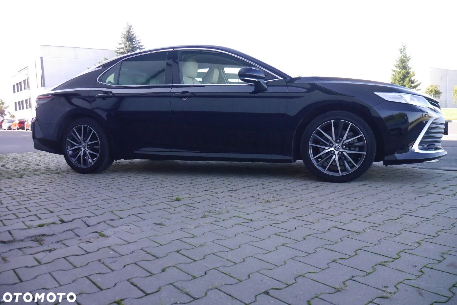 Toyota Camry 2.5 Hybrid Executive CVT - 2
