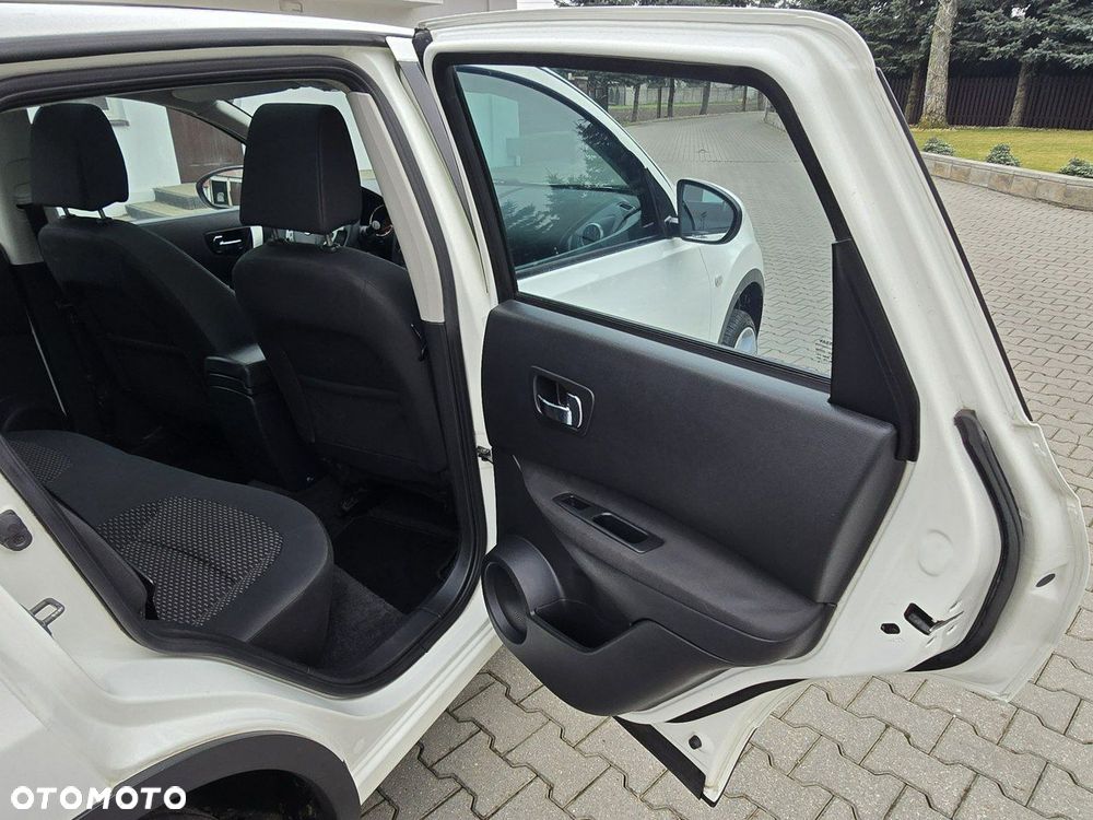 Nissan Qashqai - 25