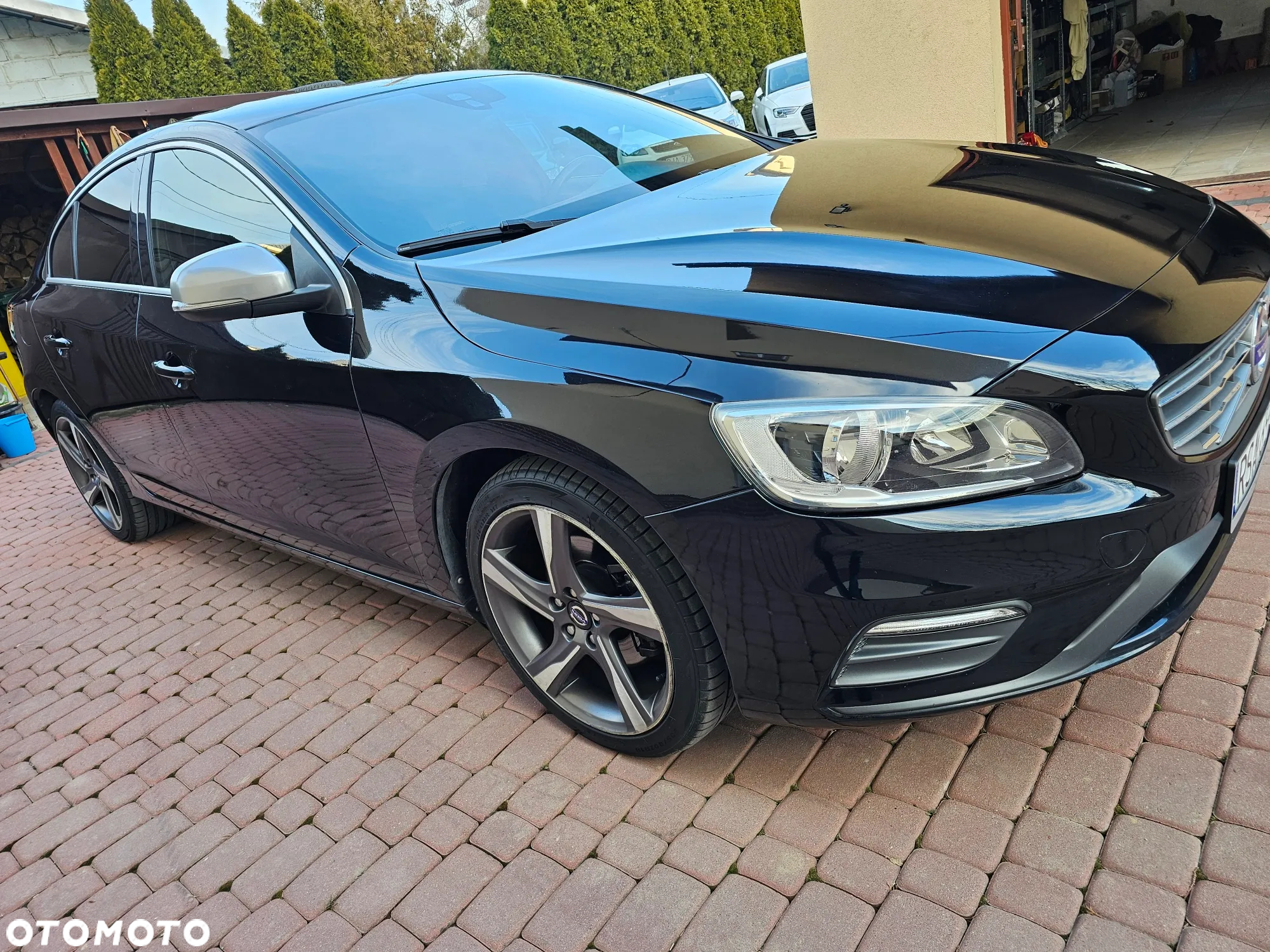 Volvo S60 T3 R-Design Summum - 4
