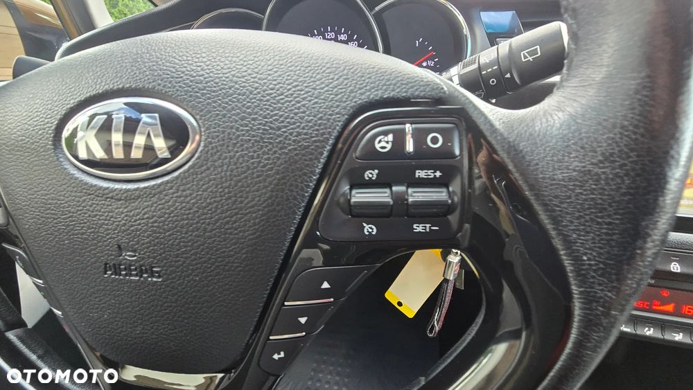 Kia Ceed - 38