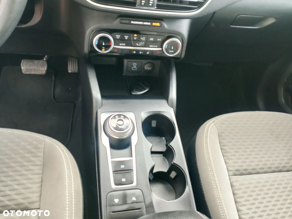 Ford Kuga - 13