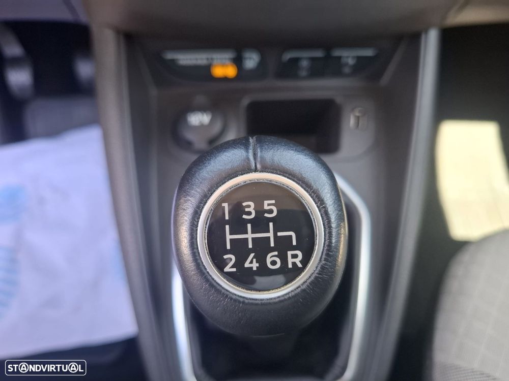 Ford Tourneo Courier 1.0 EcoBoost Titanium - 36
