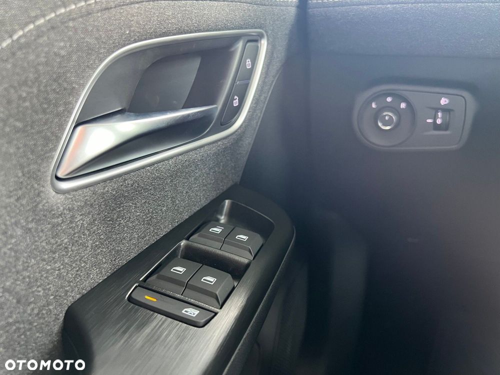 MG ZS Hybrid+ - 16