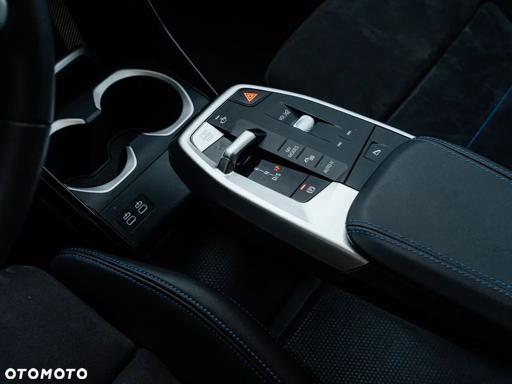 BMW X1 sDrive20i - 11