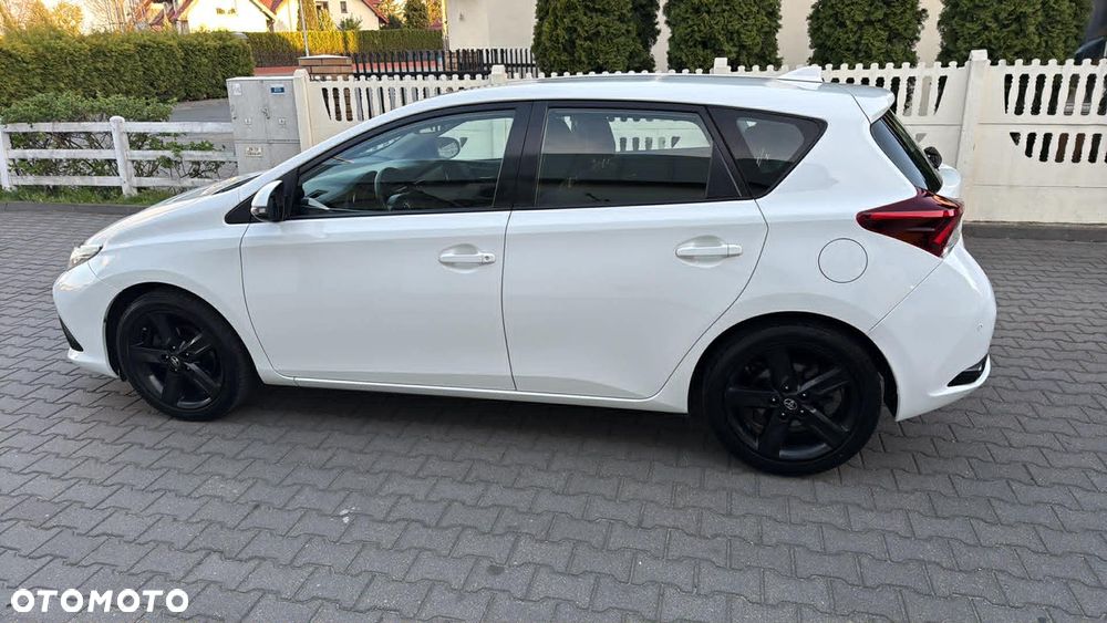 Toyota Auris 1.4 D-4D Edition - 3