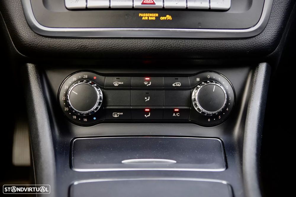 Mercedes-Benz CLA 200 d Shooting Brake AMG Line Aut. - 34