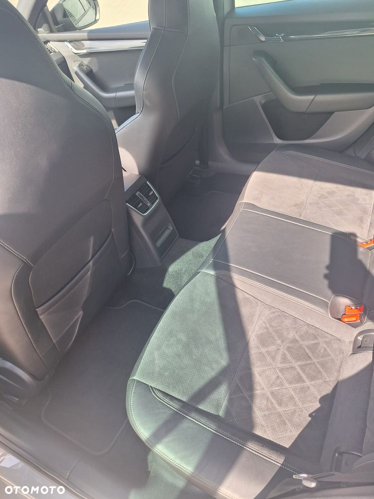 Skoda Octavia 2.0 TSI RS - 12