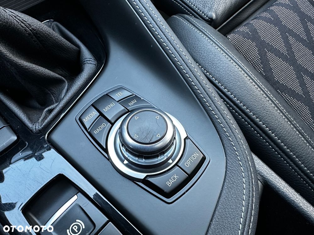 BMW X1 sDrive18d xLine - 31